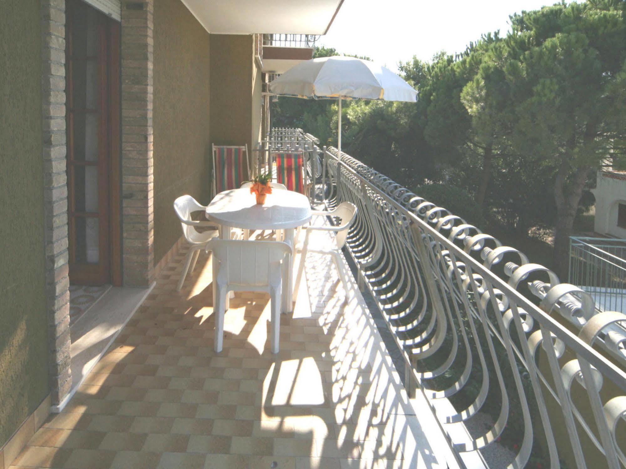 Burello Apartment Lignano Sabbiadoro Luaran gambar